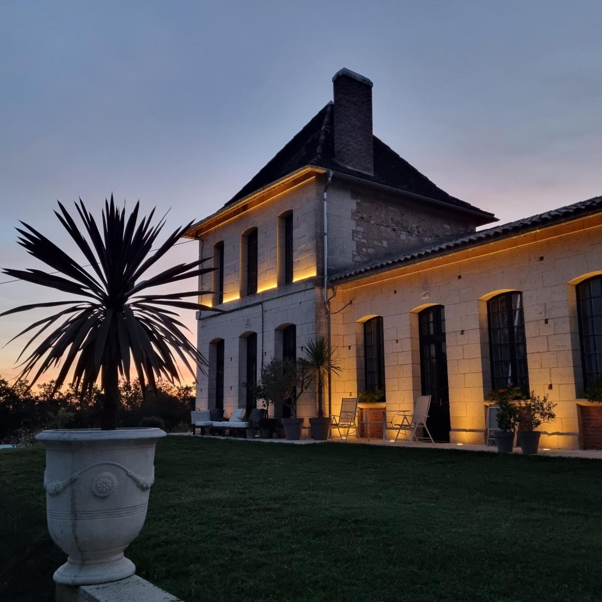Chateau Neuf Le Desert Le Pizou Exteriör bild